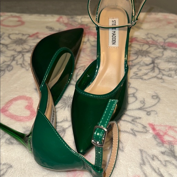 💚 Green Transparent Stiletto Heels 💚 - Picture 3 of 3